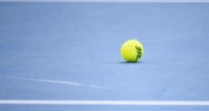 VIDEO - Tennis : quand un joueur légendaire s'offre un nouveau trophée !