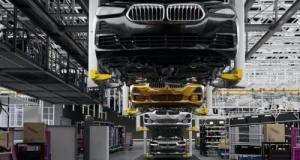 Syndicats et ONG se lâchent sur les constructeurs, à l'occasion du Mondial de l'Auto