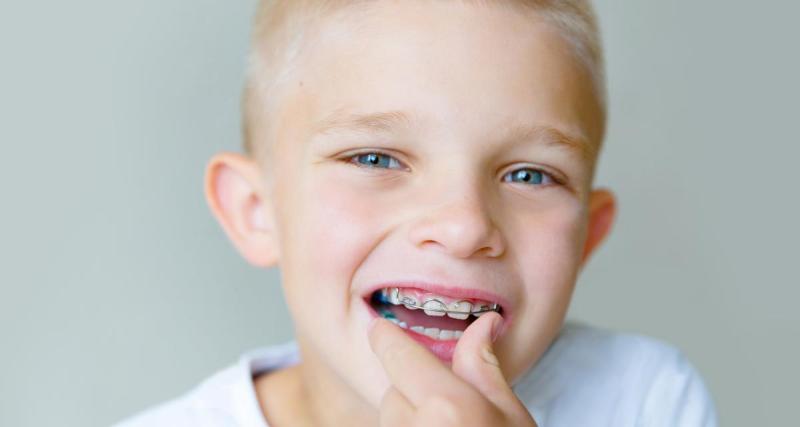  - À quel âge mon enfant peut-il consulter un orthodontiste pour la première fois ? Tout ce que vous devez savoir 