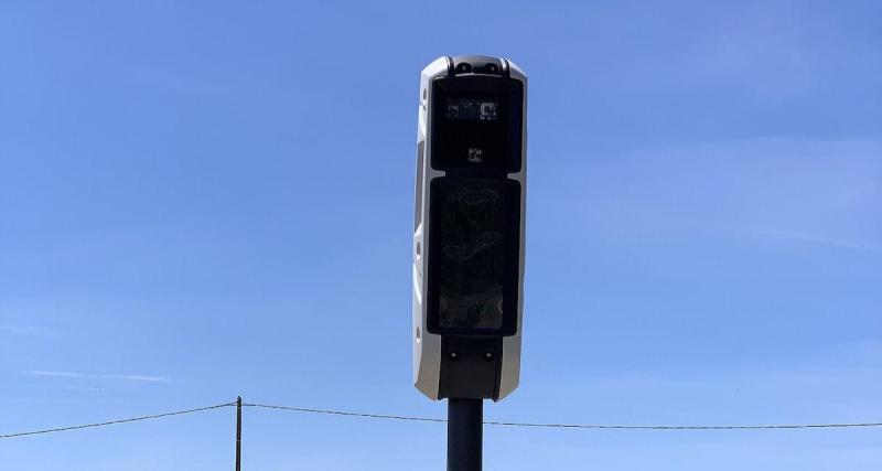  - Des radars bâchés de rose, un hommage à octobre rose s'amusent des internautes