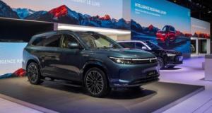 Des ateliers jusqu’au Salon de l'Automobile : le convoi "Eurasian Tour with AITO" arrive à Paris