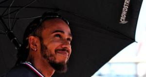 Vidéo - Lewis Hamilton dans le bac à graviers dès les premiers tours