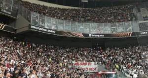 OL – Besiktas : la banderole insultante des supporters turcs en plein Lyon