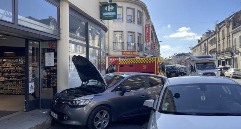  - Il perd le contrôle de sa voiture et finit sa course... dans le carrefour express 