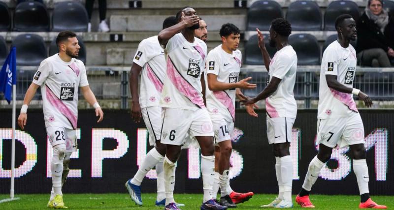  - Ligue 1 : Angers remporte le match de la peur contre Saint-Étienne