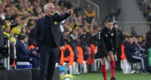 VIDEO – Football : Mourinho taclé par son propre joueur à l’entraînement, le Portugais le chambre