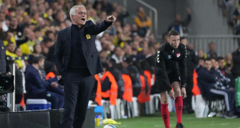  - VIDEO – Football : Mourinho taclé par son propre joueur à l’entraînement, le Portugais le chambre
