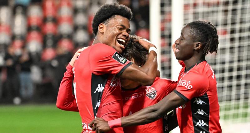  - Ligue 2 : Guingamp déroule contre Grenoble et se rapproche du podium
