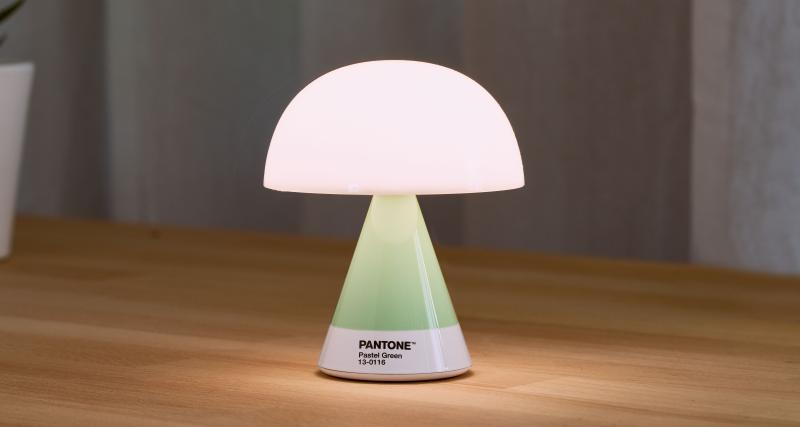 Lexon x Pantone : une collaboration colorée - Un packaging séduisant