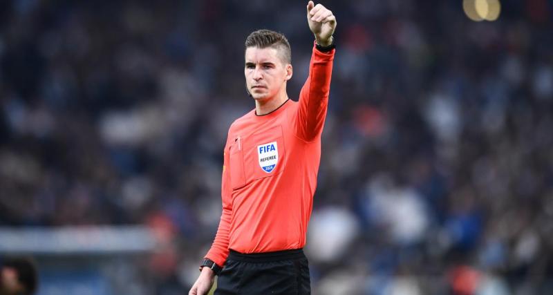  - Ligue 1 : un arbitre se dévoile concernant son deuxième métier très étonnant 