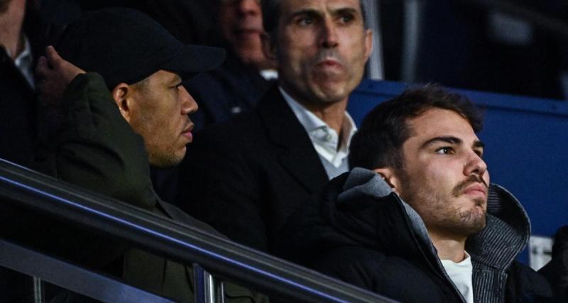  - XV de France : petite pause ballon rond pour Antoine Dupont et les Bleus, présents au Parc des Princes