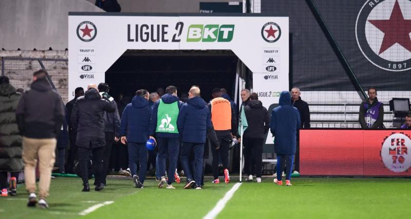  - Ligue 2 : un match interrompu à cause de jets de projectiles