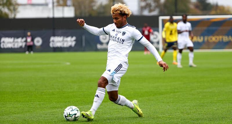  - À la pause, Pau accroche le leader Paris FC