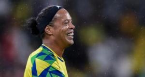 Barça, PSG : les images folles de Ronaldinho qui débarque à Angers