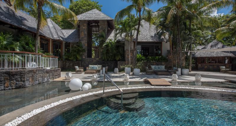 Luxe, nature et sérénité : nos adresses incontournables à l’Île Maurice - Luxe discret : Royal Palm Beachcomber Luxury