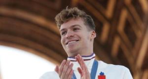 VIDEO - XV de France : Léon Marchand ovationné par le public du Stade de France !