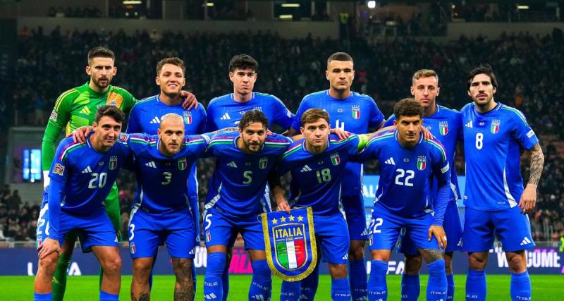  - Italie - France : le très beau geste des joueurs italiens lors de la Marseillaise