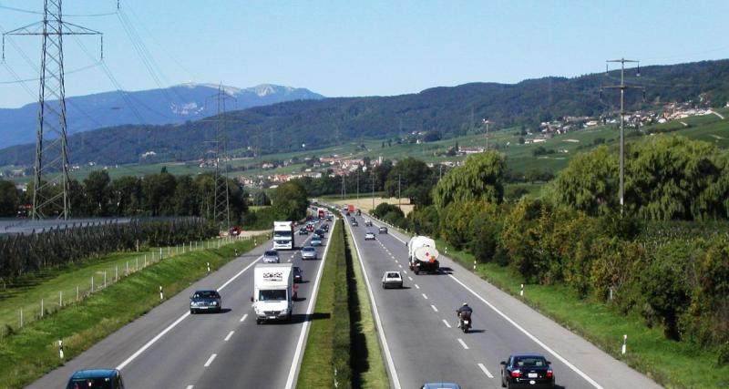  - Les citoyens de ce pays se prononcent pour élargir les autoroutes, le résultat est étonnant