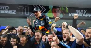 Max Verstappen envoie un tacle à Red Bull après son titre de champion du monde si tardif