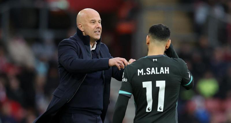  - Liverpool : Slot tape du poing sur la table pour Salah avant Madrid
