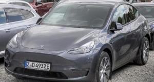 À 220 km/h en Tesla, il pensait semer l'Alpine... mais la réalité l'a rattrapé ! 