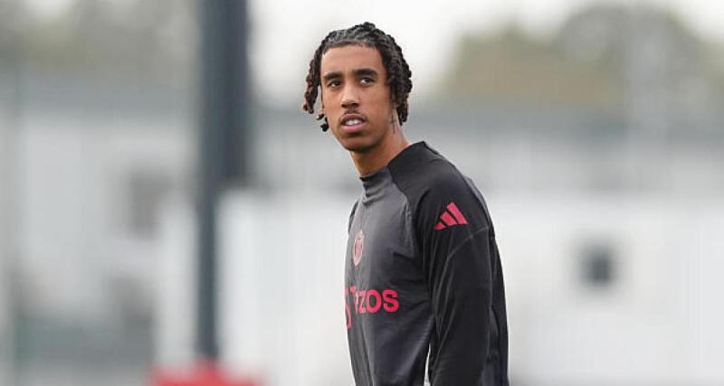  - Manchester United : Leny Yoro sur le point de faire son grand retour ?