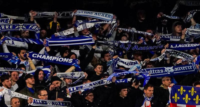  - Auxerre - PSG : le sublime tifo des ultras de l'AJA