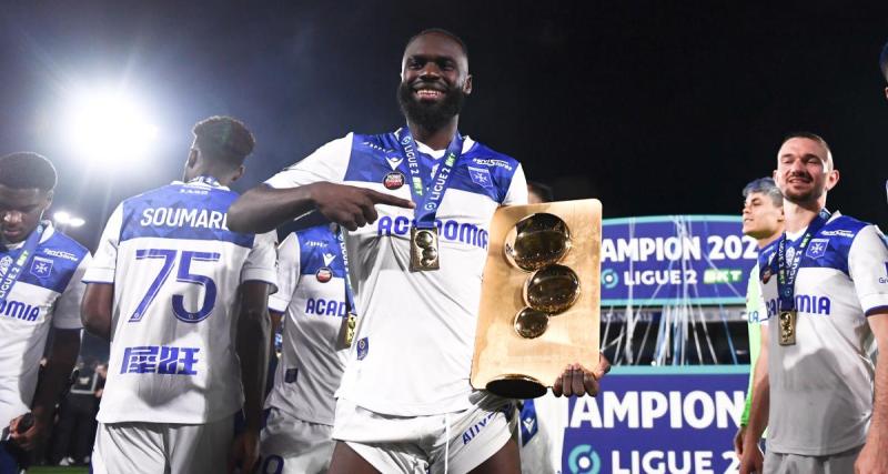  - Ligue 2 : le nouveau trophée du champion dévoilé (off)
