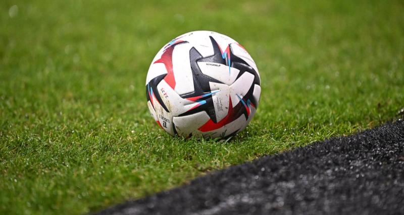  - Football : coup de tonnerre, un club de Ligue 1 se sépare de son entraîneur
