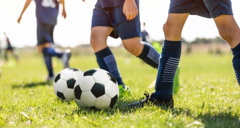  - Stages de foot en France : pourquoi séduisent-ils de plus en plus les jeunes ?