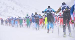 Biathlon : des militants font irruption au Grand-Bornand en ... maillot de bain !