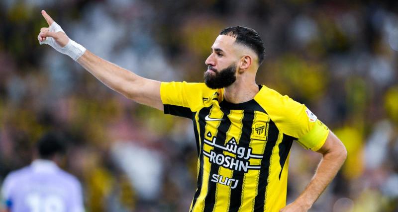  - Algérie : Benzema pose encore avec un maillot des Fennecs