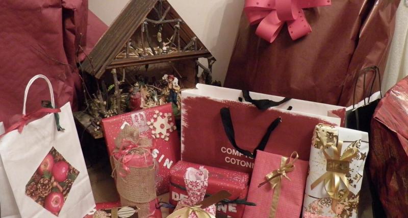  - Une voiture volée pleine de cadeaux de Noël, la police sauve le réveillon