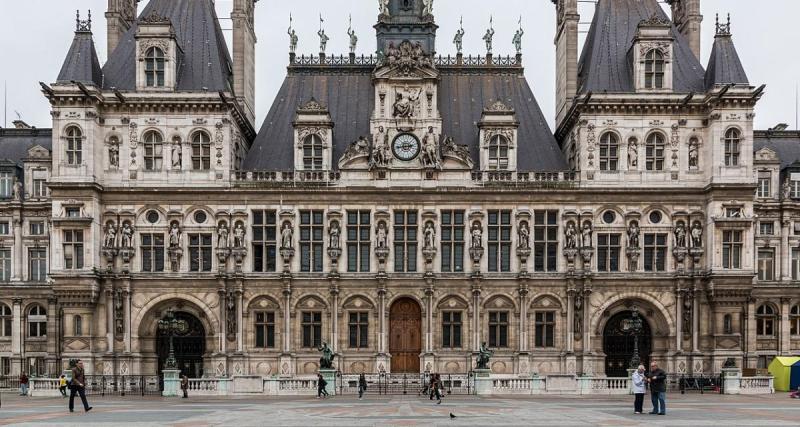  - Fuite massive de carburant en plein Paris, les cuves d'essence de l'Hôtel de ville débordent