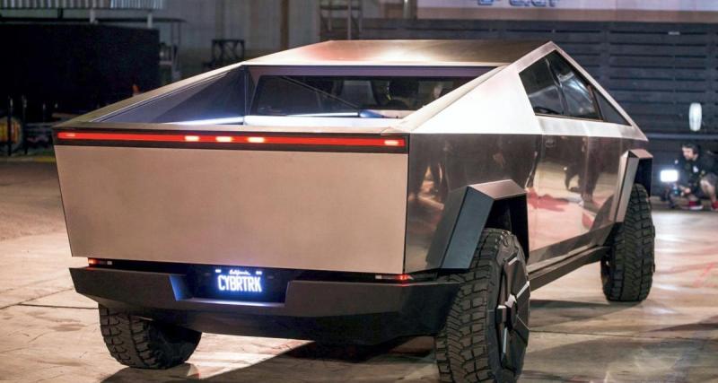  - Un Tesla Cybertruck arrêté pour excès de vitesse : l’arrogance d’un propriétaire indigne