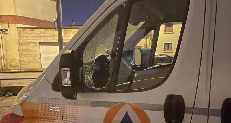  - Deux véhicules de la Protection civile endommagés à cause d'un siphonnage de carburant, les secouristes en colère