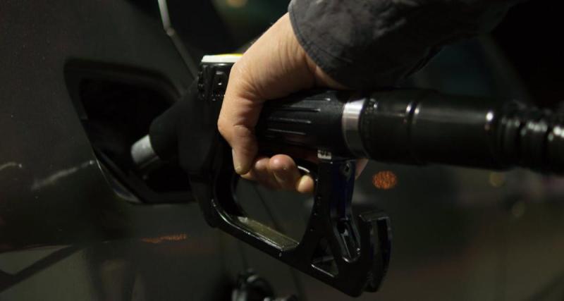  - Les prix des carburants explosent avant le 1er janvier, +2 centimes pour le diesel et l'essence