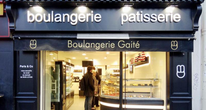  - Elle entre acheter une baguette, il repart avec sa voiture
