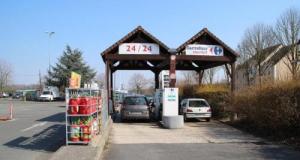 Cette enseigne envisage une remise sur le prix du carburant, seulement pour certains clients