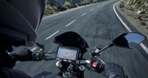 Ce nouveau GPS radar high-tech pourrait sauver de nombreux motards mais il n'est pas donné