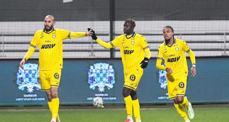  - Ligue 2 (J19) : le Red Star répond à Pau, Guingamp devant, pas de but dans le match de la peur…