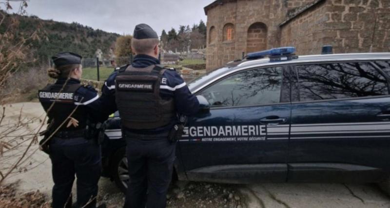  - Alcoolisé, sans permis et imprudent, il dépasse une voiture de gendarme...