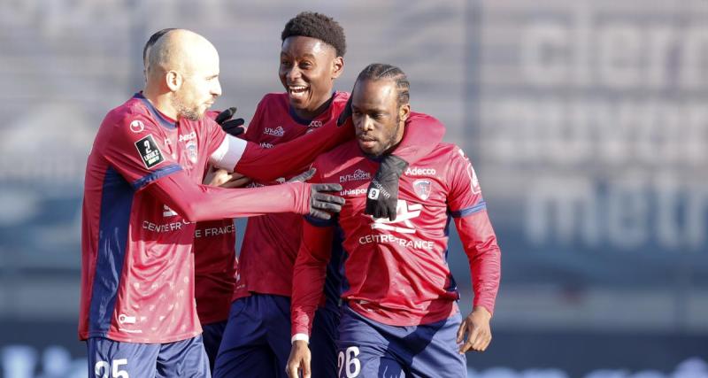  - Clermont : le but complètement fou de Bassouamina face à Laval