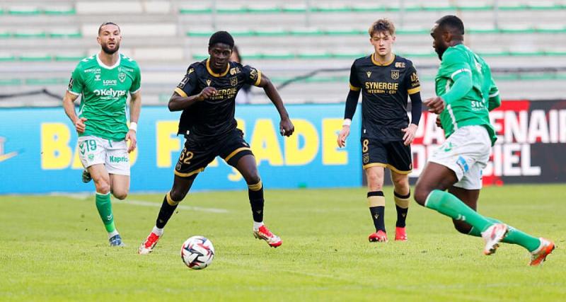  - Ligue 1 : à la pause, Nantes fait la course en tête face à Saint-Étienne