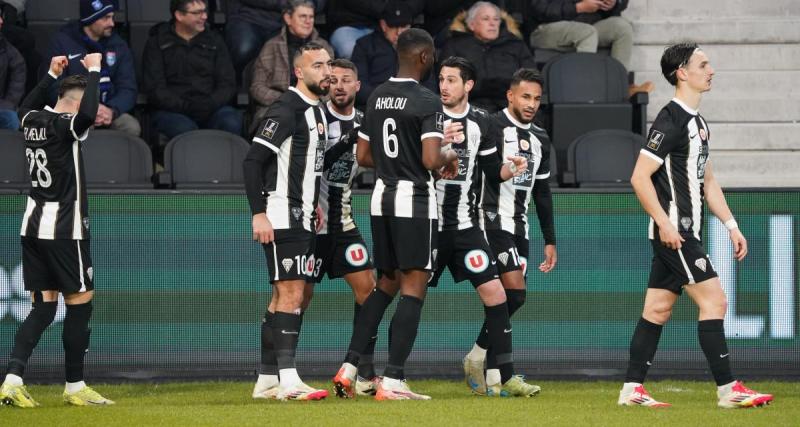 - Reims devant, Auxerre réduit à dix et mené à Angers