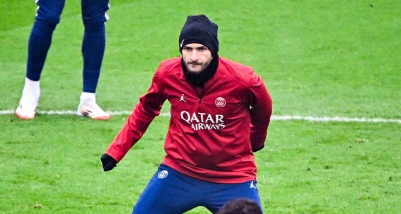  - PSG - Reims : l'accueil chaleureux du Parc pour Kvaratskhelia, présenté officiellement