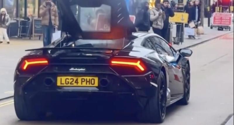 - Une Lamborghini Huracan prend feu en pleine rue