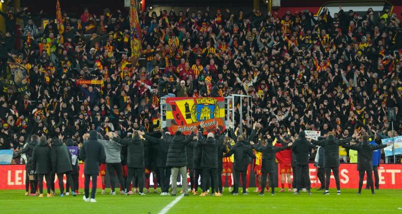  - Lens : la belle communion entre joueurs et supporters après Angers
