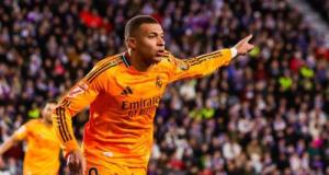 Real Madrid : le tacle affreux d'un joueur de l'Espanyol sur Mbappé, sanctionné d'un jaune lunaire