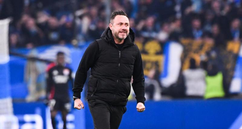  - OM - OL : le geste classe de De Zerbi avec ses joueurs après la victoire